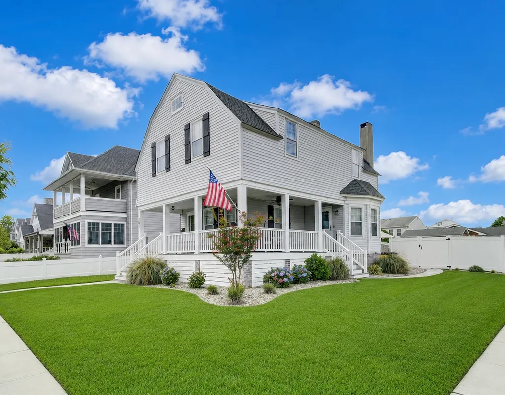 Welcome to Point Pleasant Beach Club! Wrap around porch on a corner lot with a fully fenced yard! 8 minute walk to beach &amp;amp; boadwalk