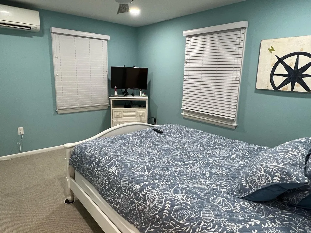 Queen bedroom