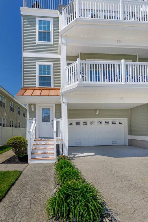 426 East 20th, Unit 101