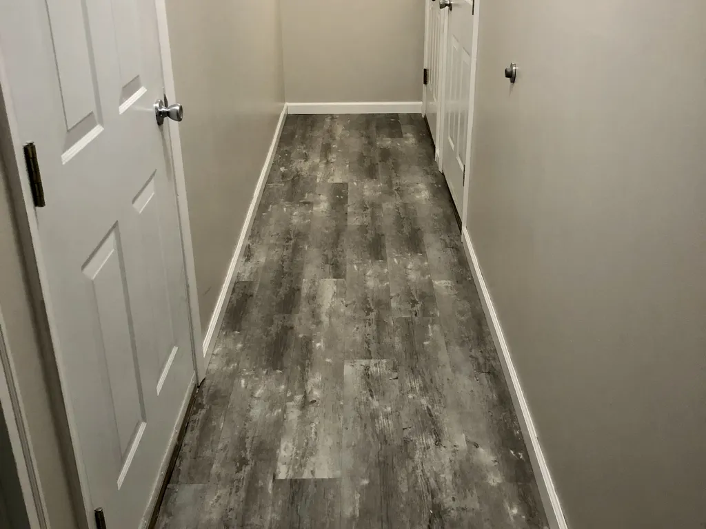 Ground Floor Entrance - new vinyl floors