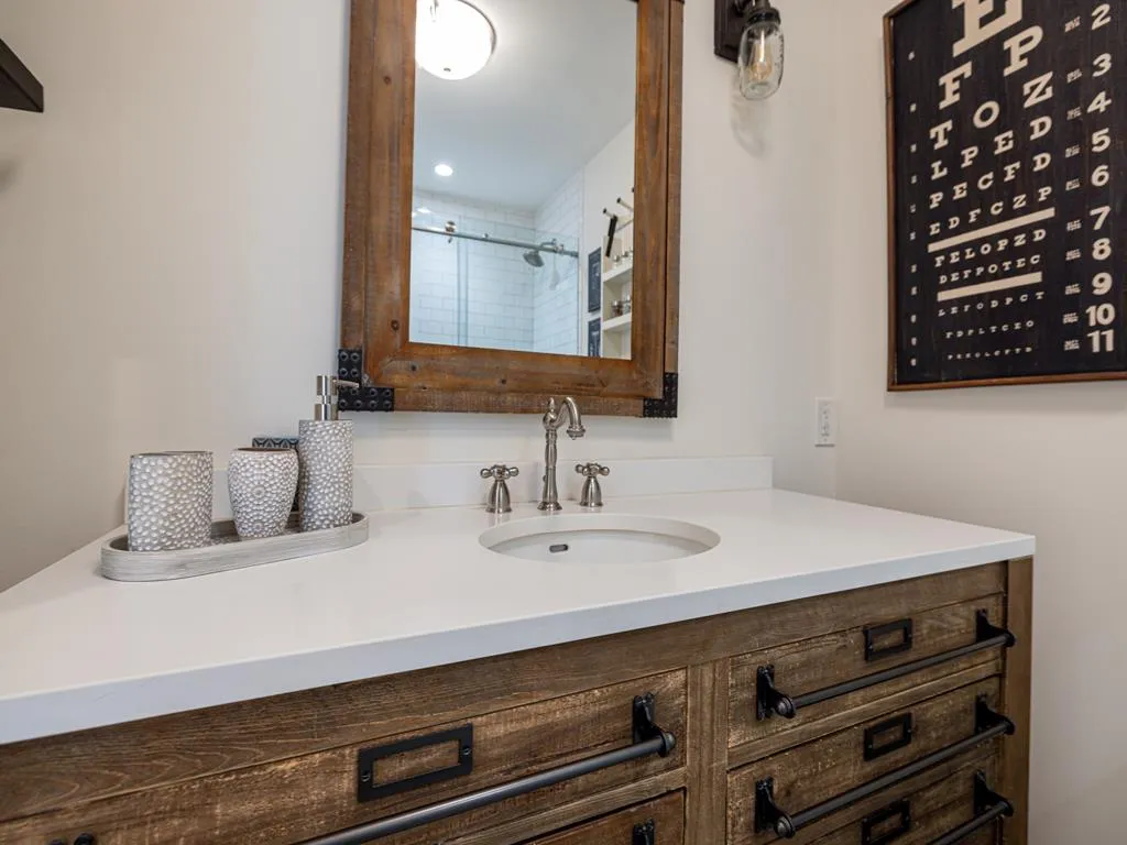 Full Bathroom