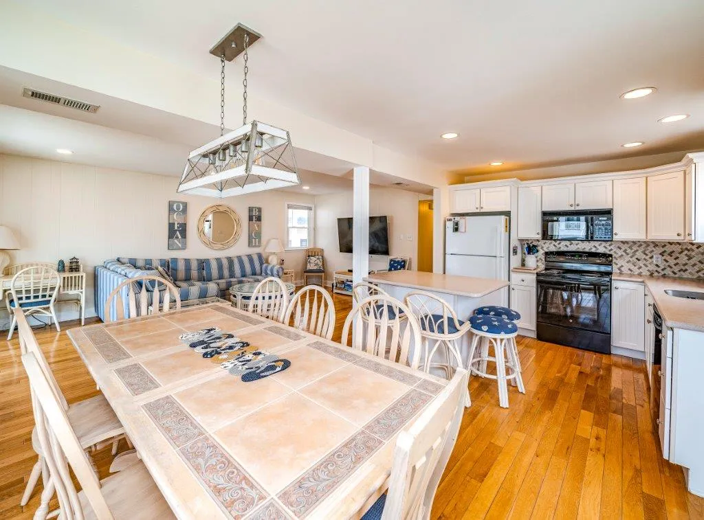Entry-Open Floor Plan