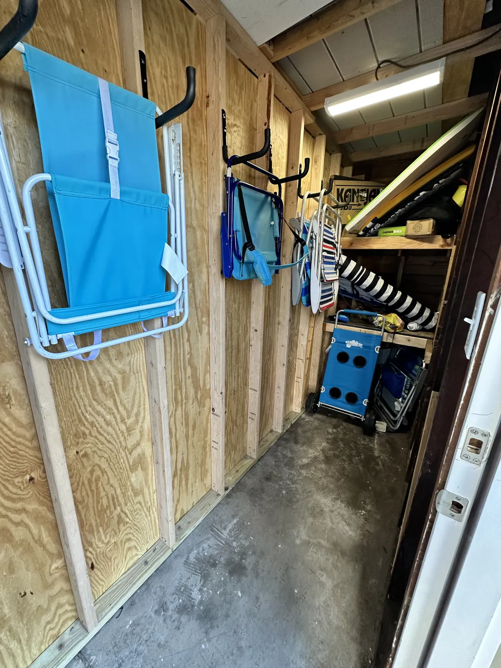 Private locking shed 