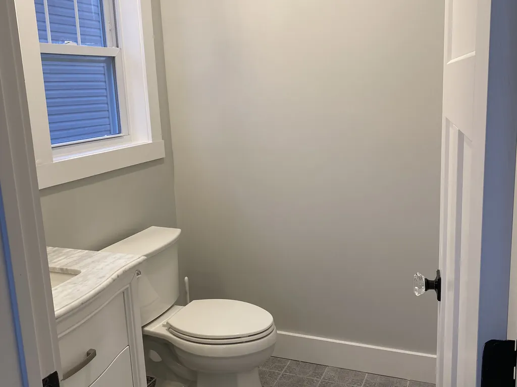 1st Fl Powder Room
