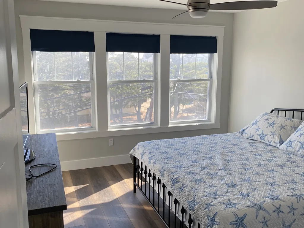 2nd Fl King Br w/ Porch Access