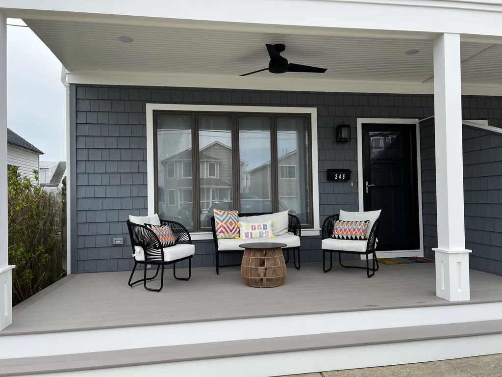 great porch to feel ocean breeze 