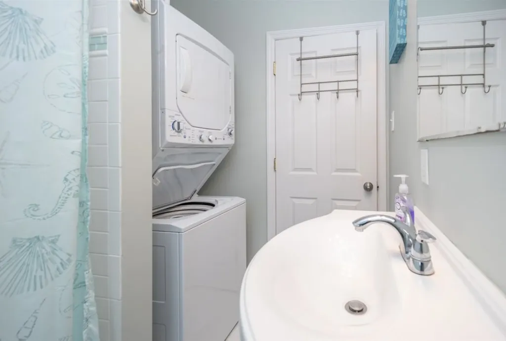 Center hall bathroom