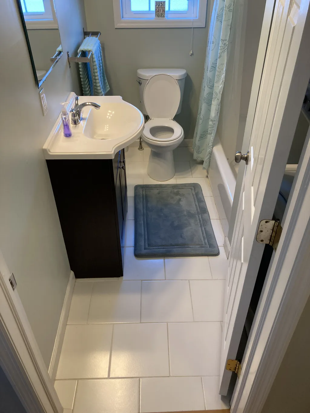 Center hall bathroom