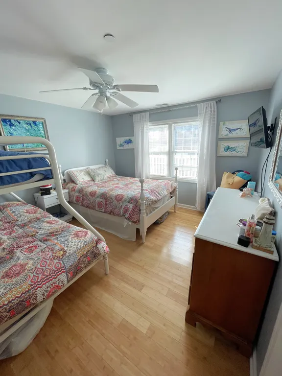 bunk bedroom 