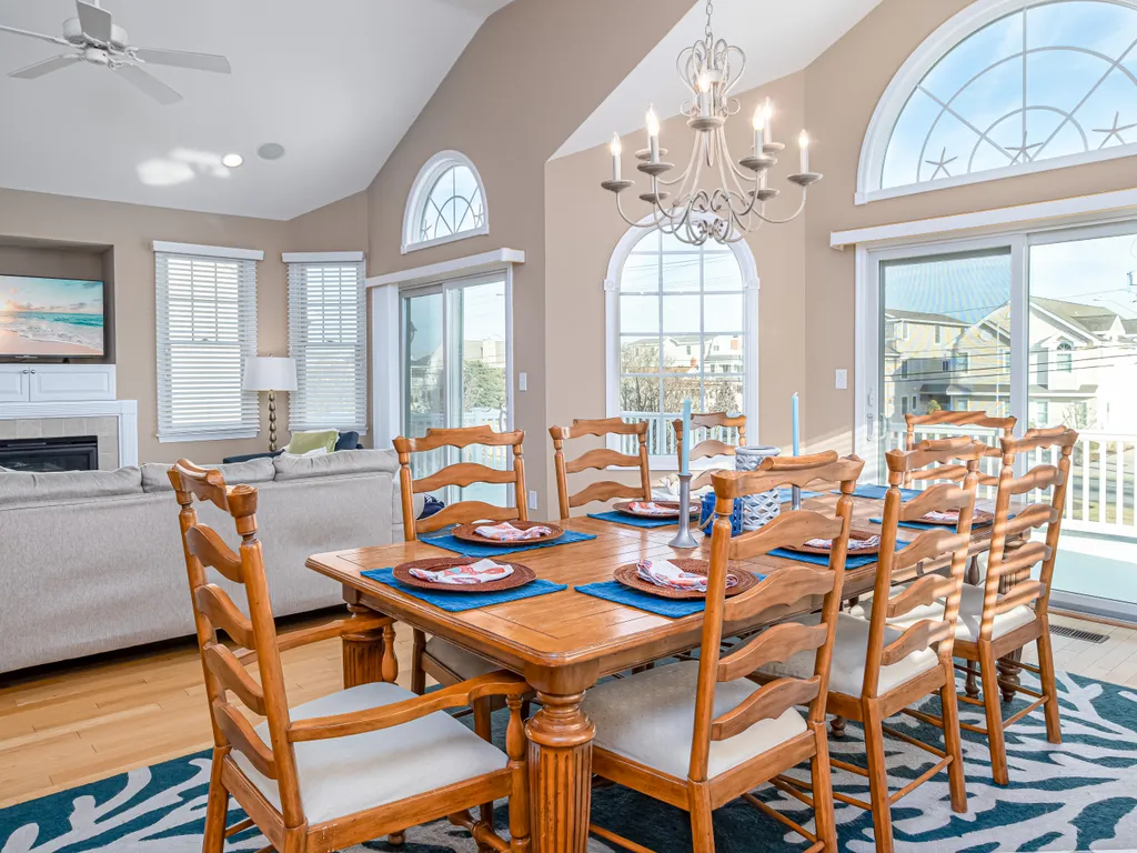 Enjoy meals together here