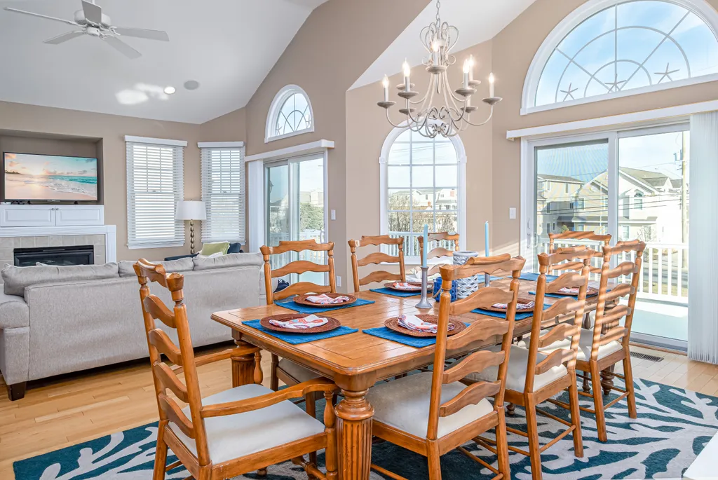 Enjoy meals together here