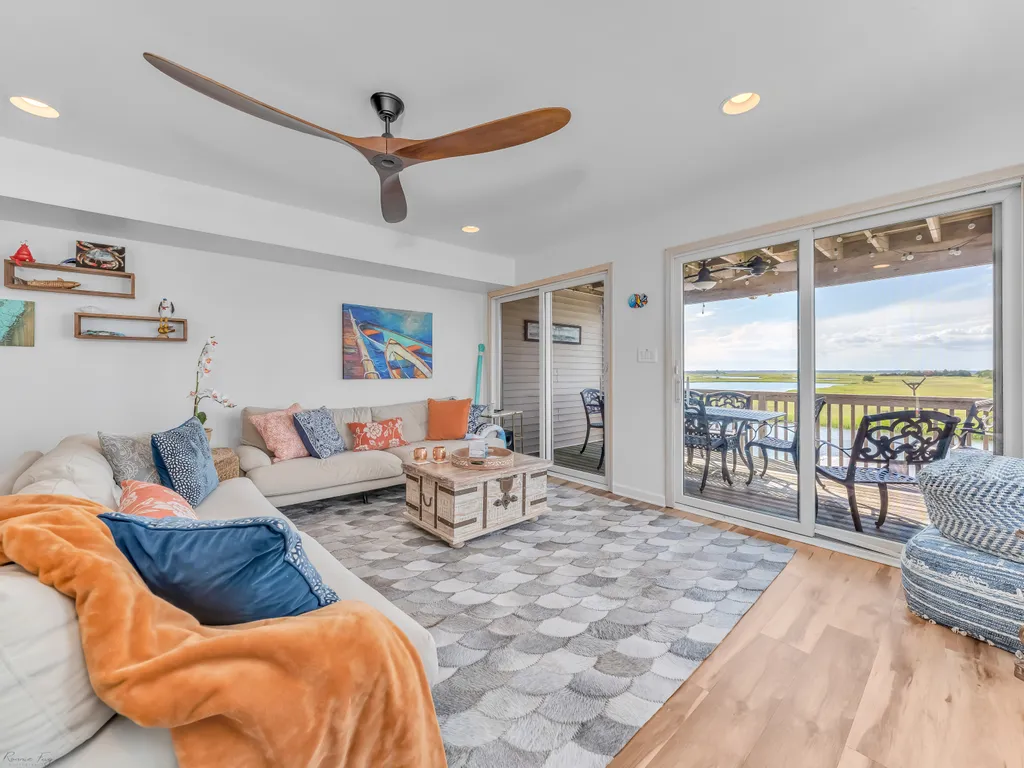 Large living area to enjoy family time!