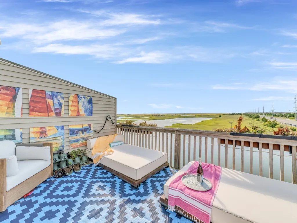 Enjoy more bay views and sunlight.