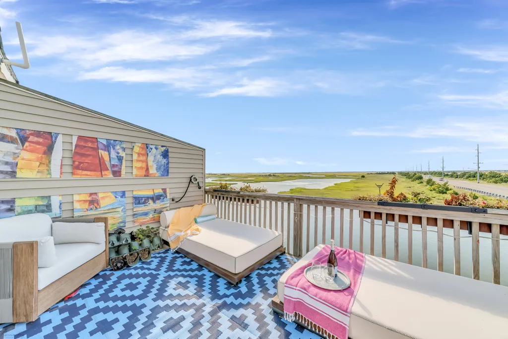 Enjoy more bay views and sunlight.