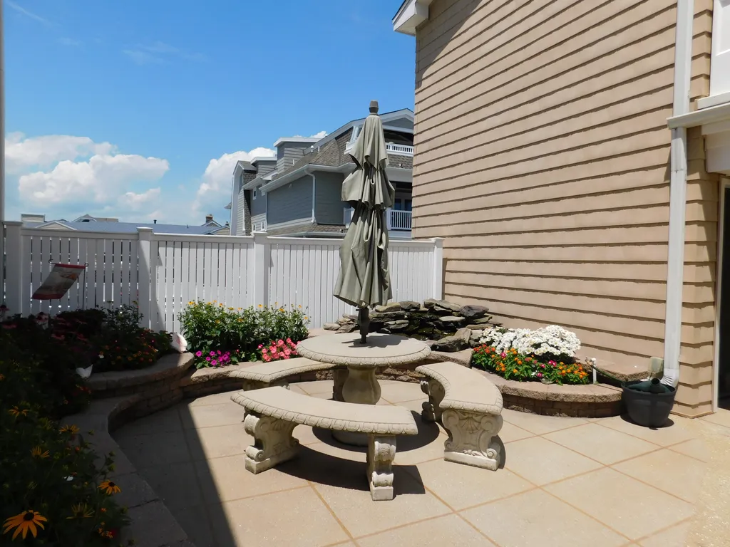 Common courtyard