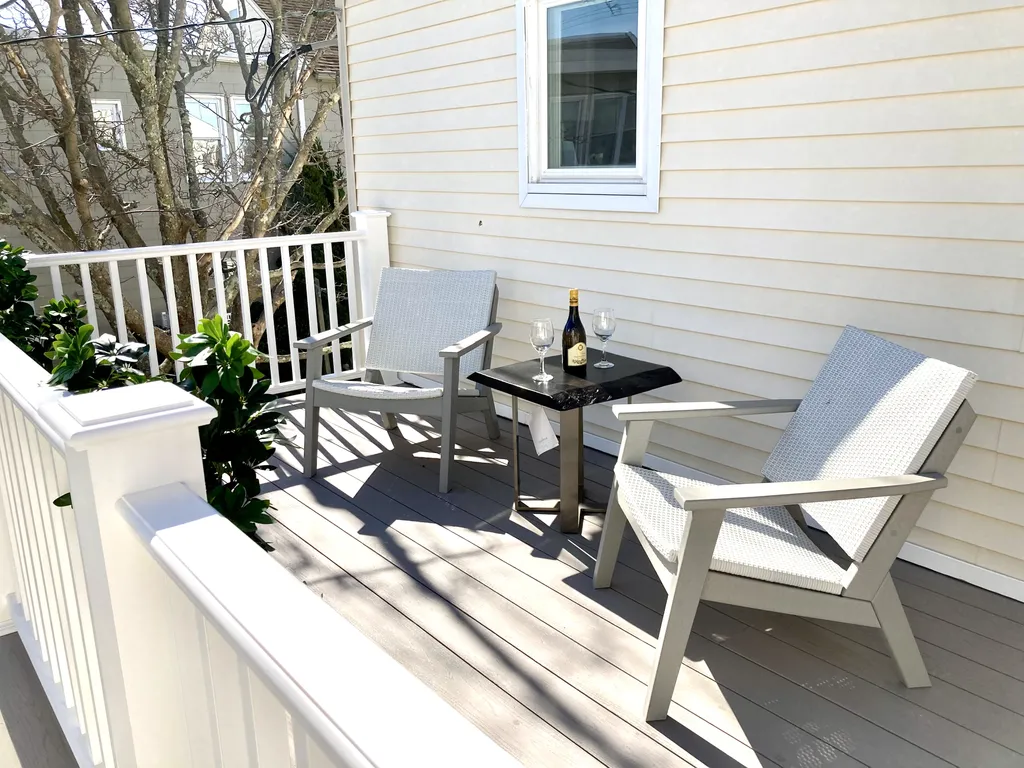 Deck with 2 comfy chairs