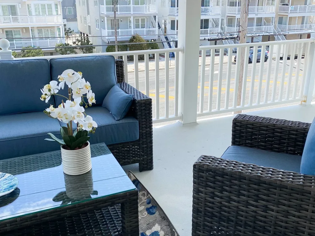 Front deck
