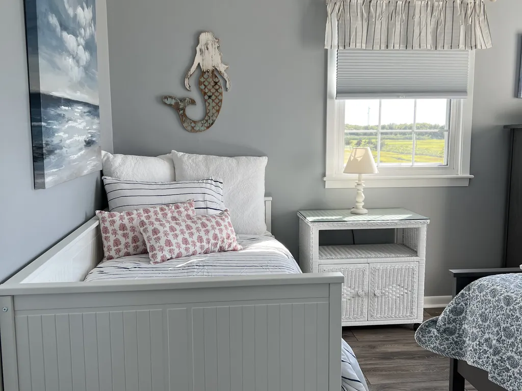 Back Bedroom 