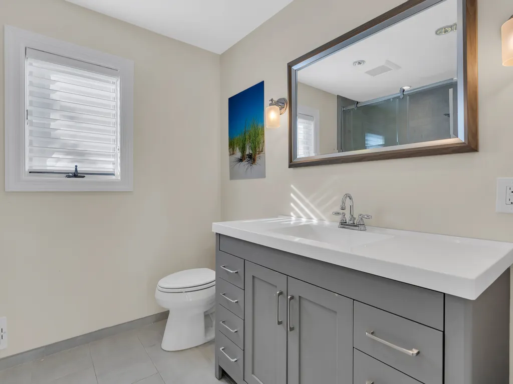 2nd Full Bathroom, recently renovated