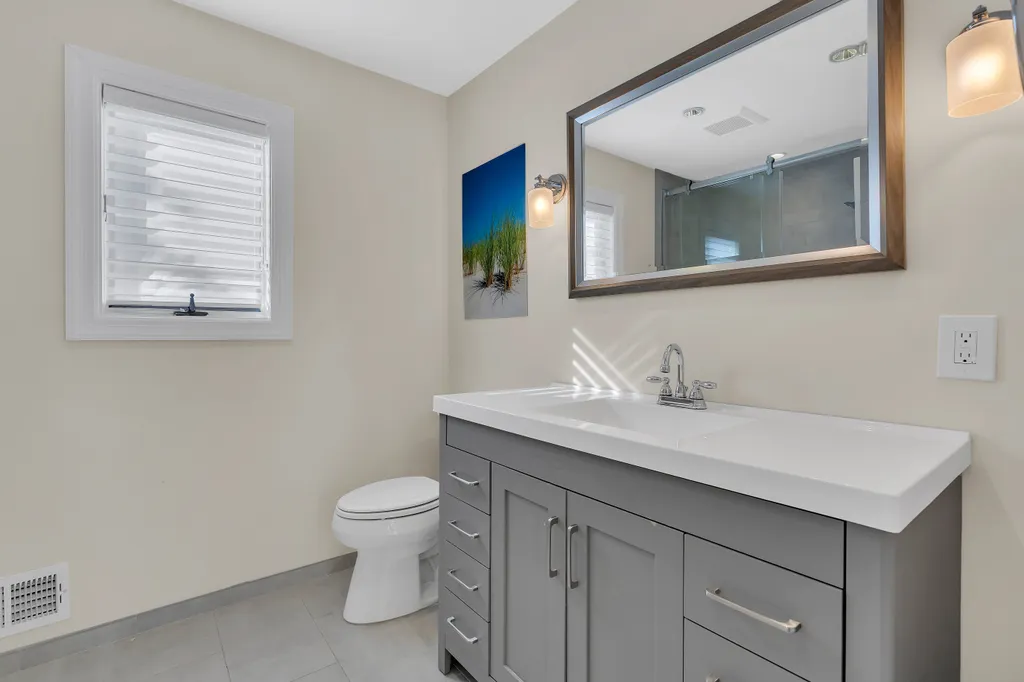 2nd Full Bathroom, recently renovated