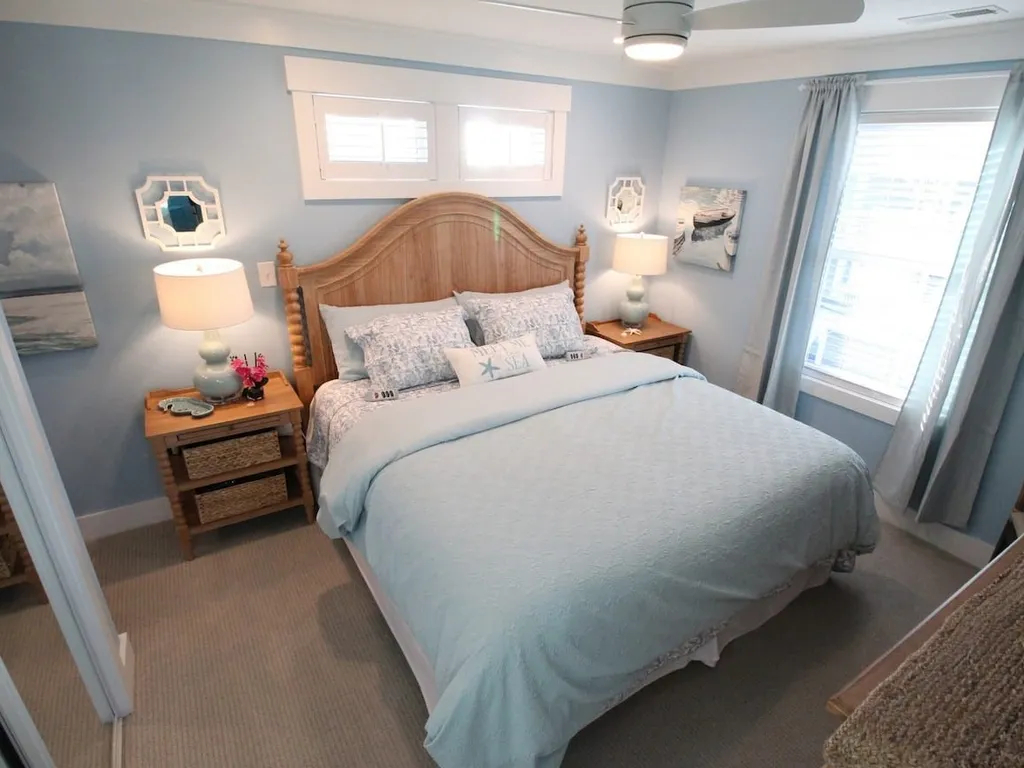 Master bedroom 1 with split king adjustable bed