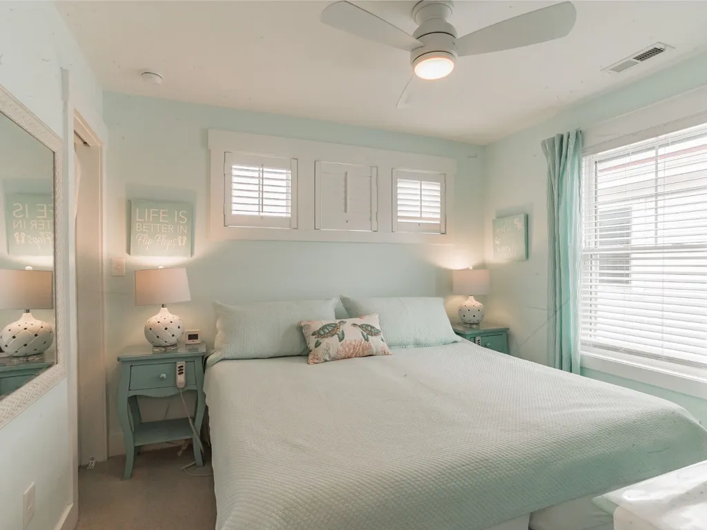 Master Bedroom 2 w/ ensuite and  with split king adjustable bed
