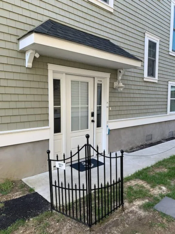 Wheelchair accessible entryway