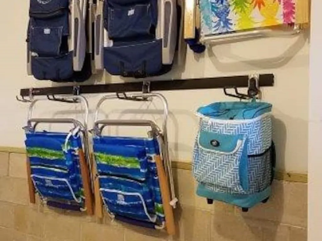 12+ Chairs for your use!