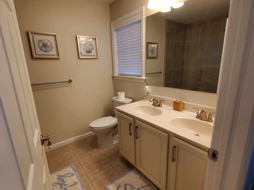 Main Bedroom Bathroom
