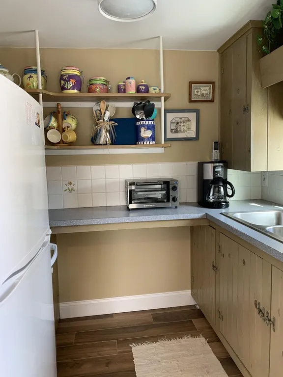 full kitchen