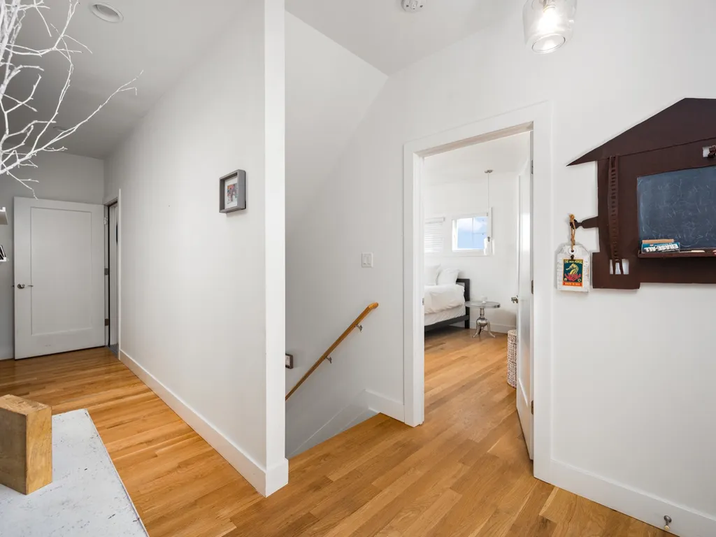 2nd floor hallway 