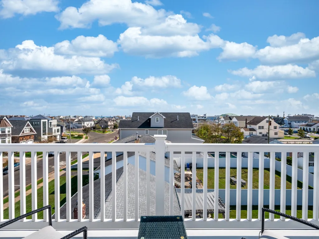 Top floor deck