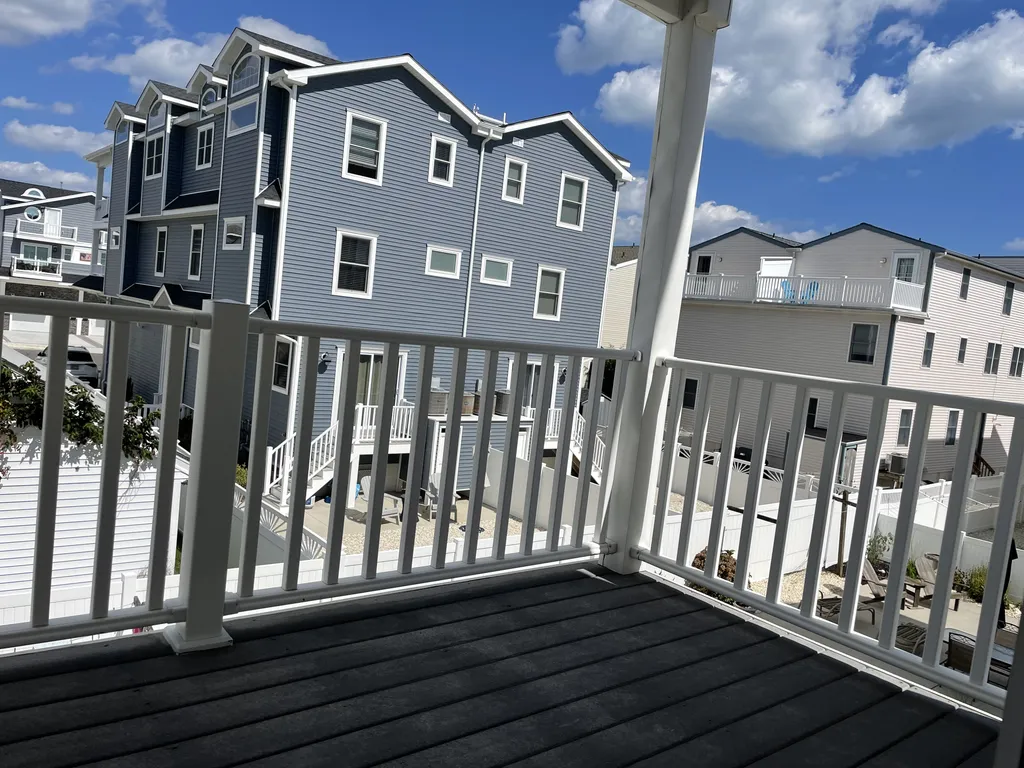 master bedroom deck-b