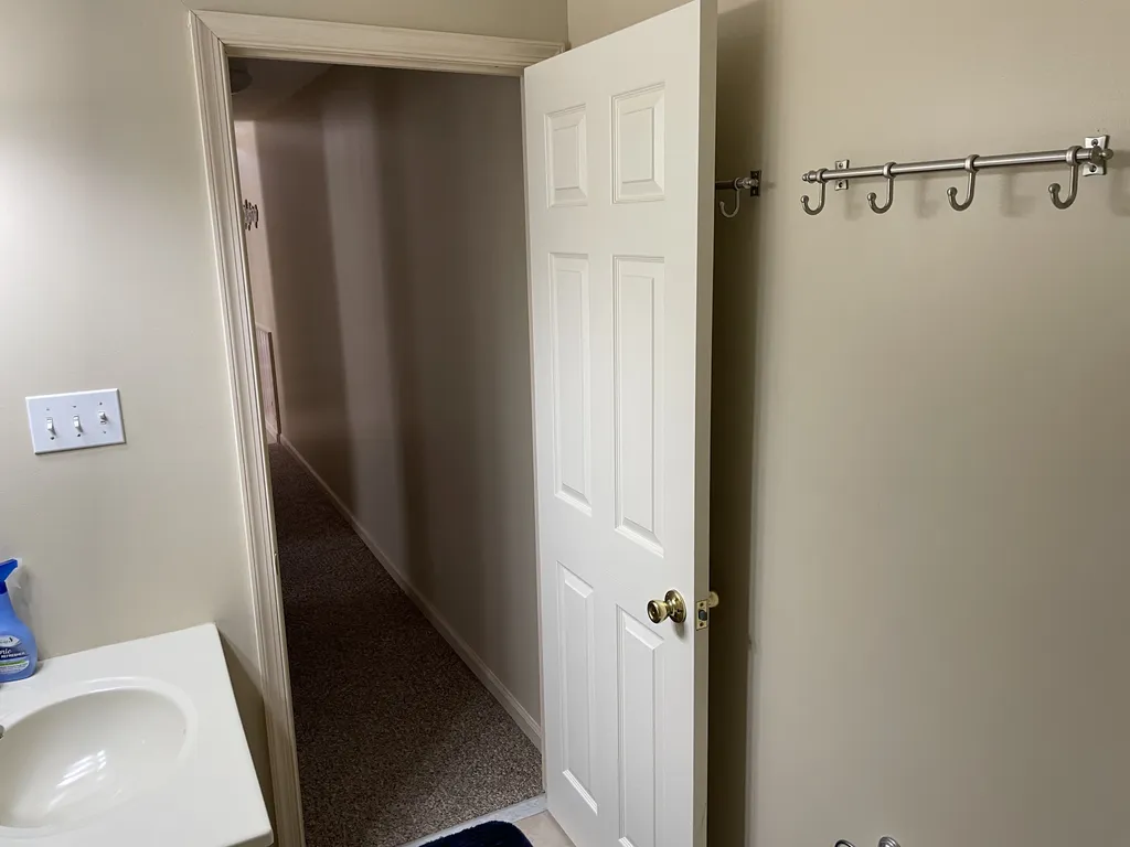 1st floor bathroom-b