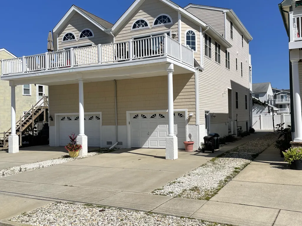 213 55 St