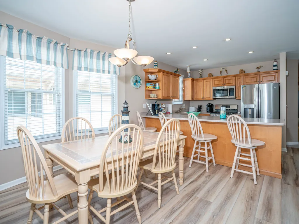 Kitchen and Dining 