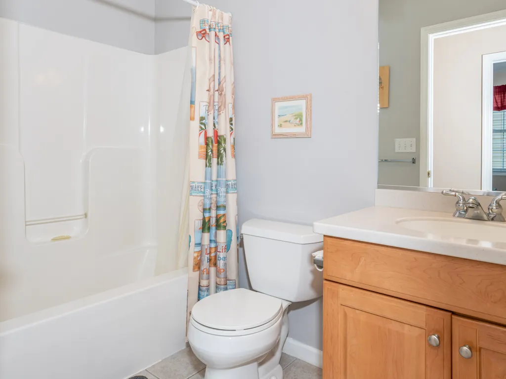 2nd Floor Hall Bathroom