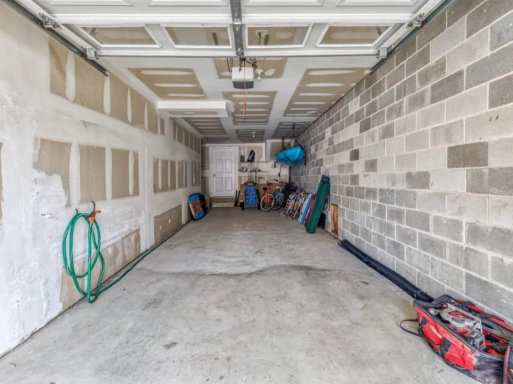 2 Car Garage