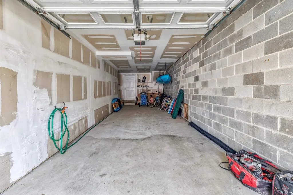 2 Car Garage
