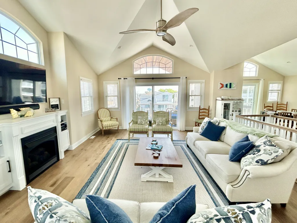 3rd floor main living space 