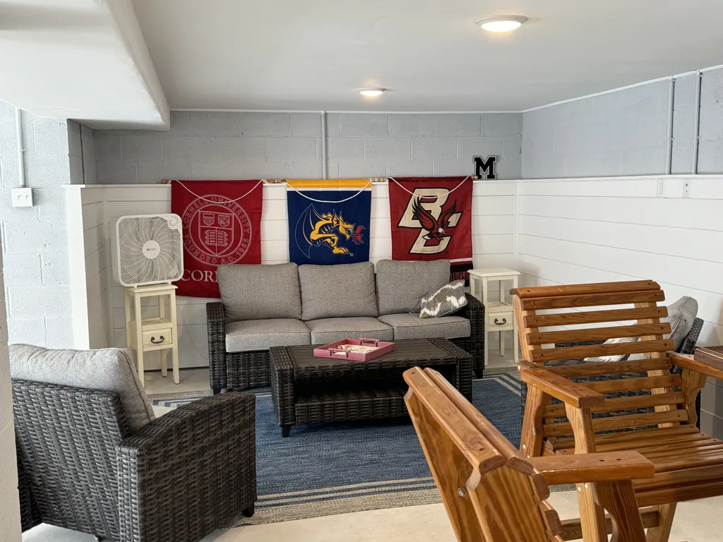 The Garage Lounge