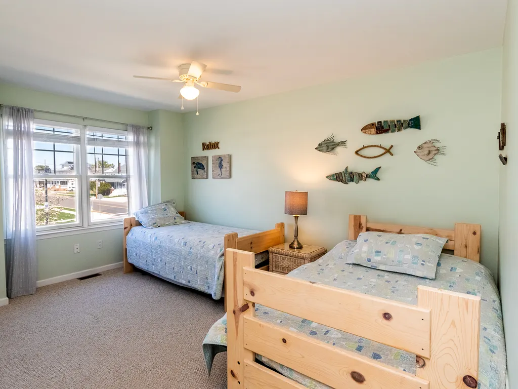 Main level bedroom