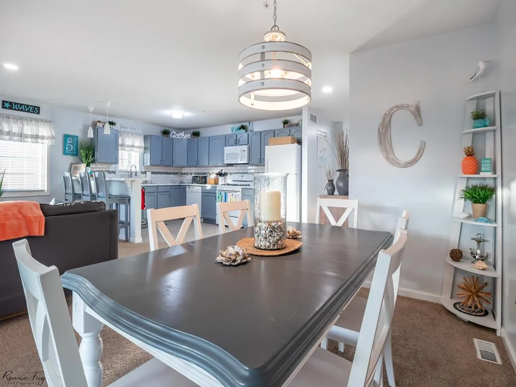 Dinning room table