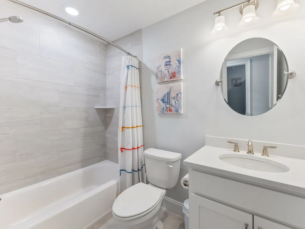 2nd Full Bathroom