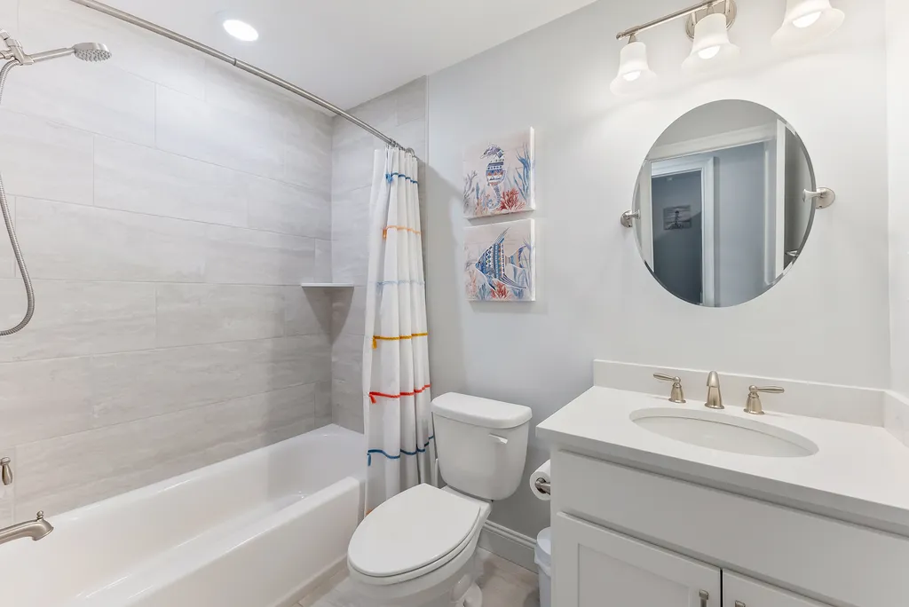 2nd Full Bathroom
