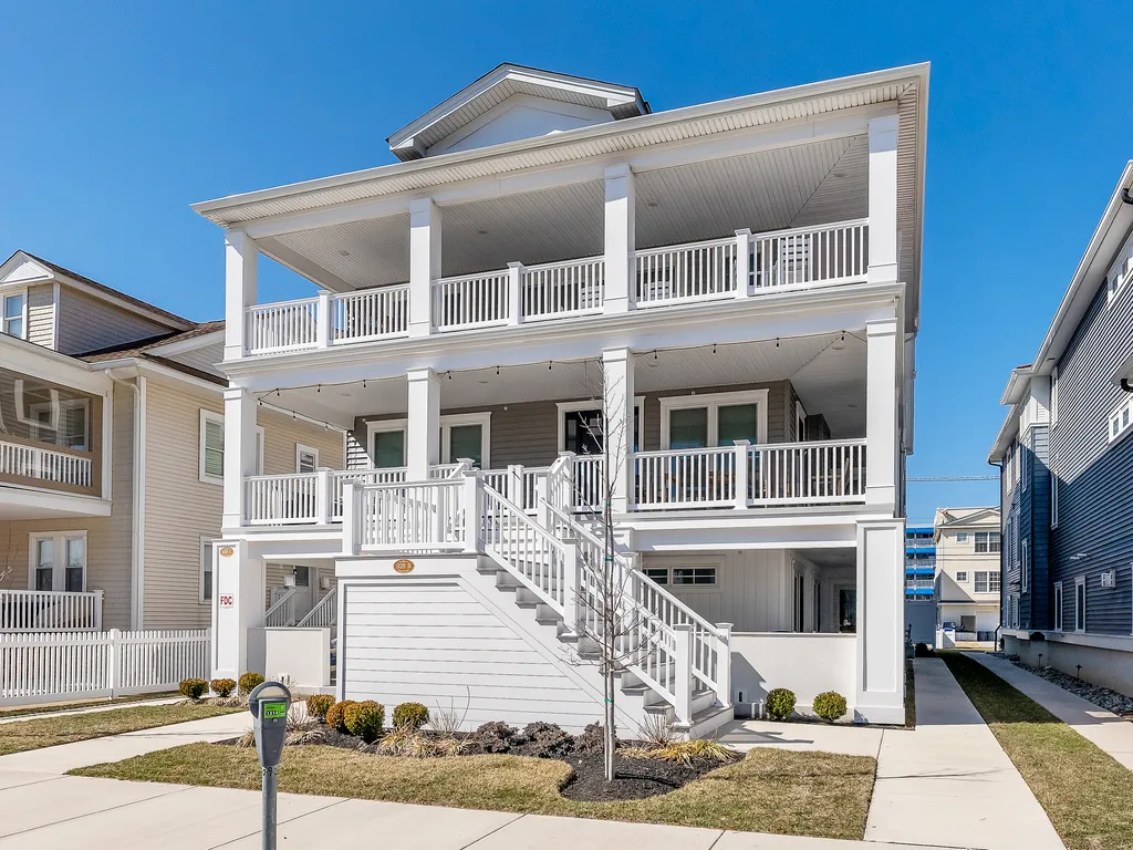 Beautiful Home Right In The Heart of Boardwalk