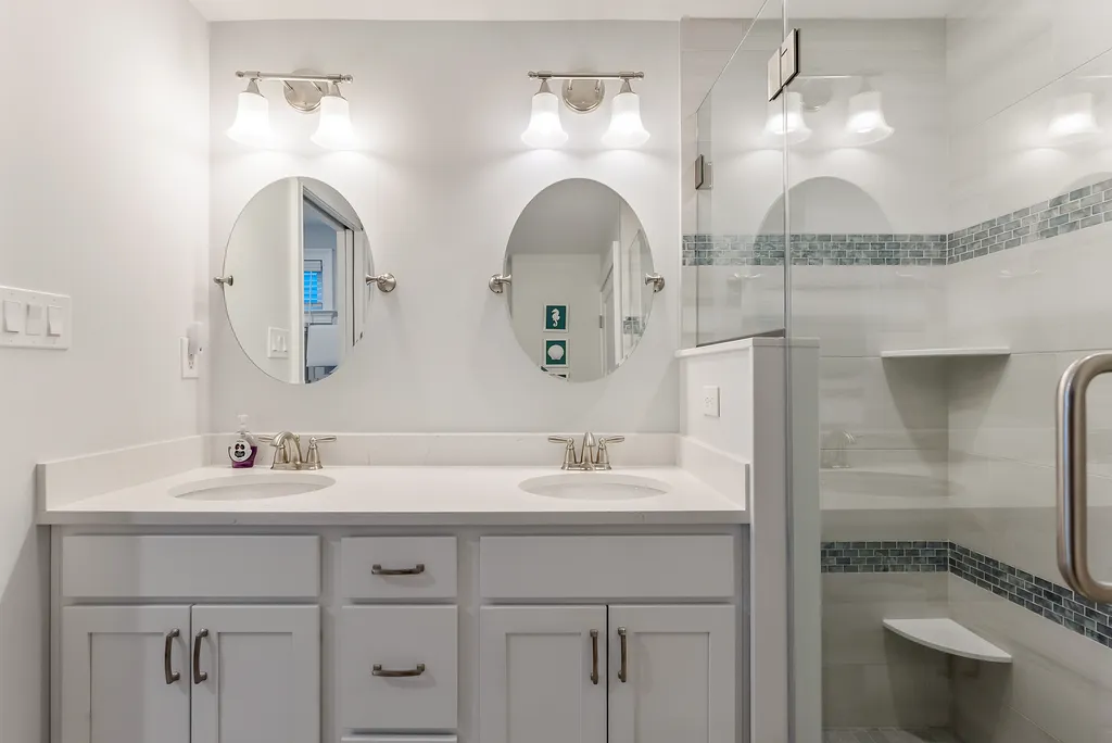 Master Bathroom Vanity