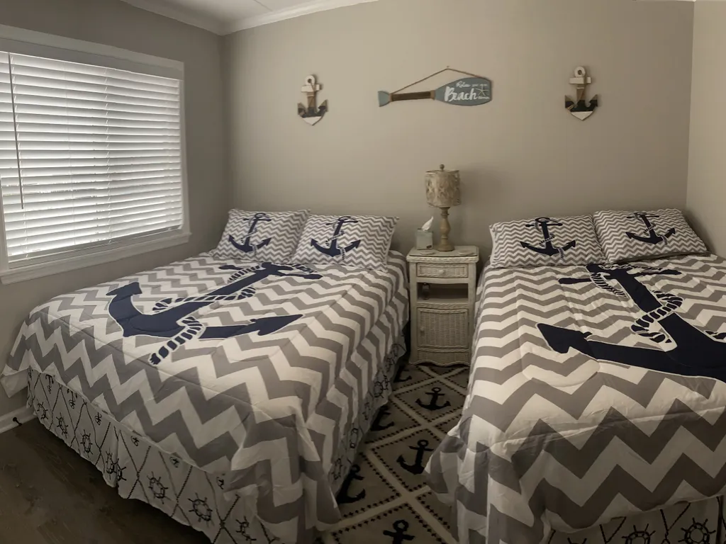 2 Queen Beds