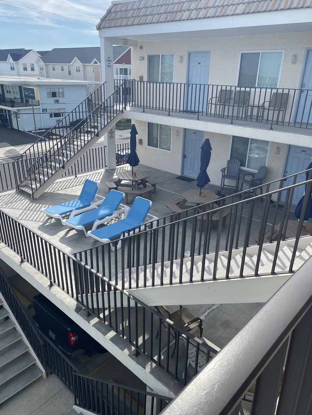 2nd floor balcony