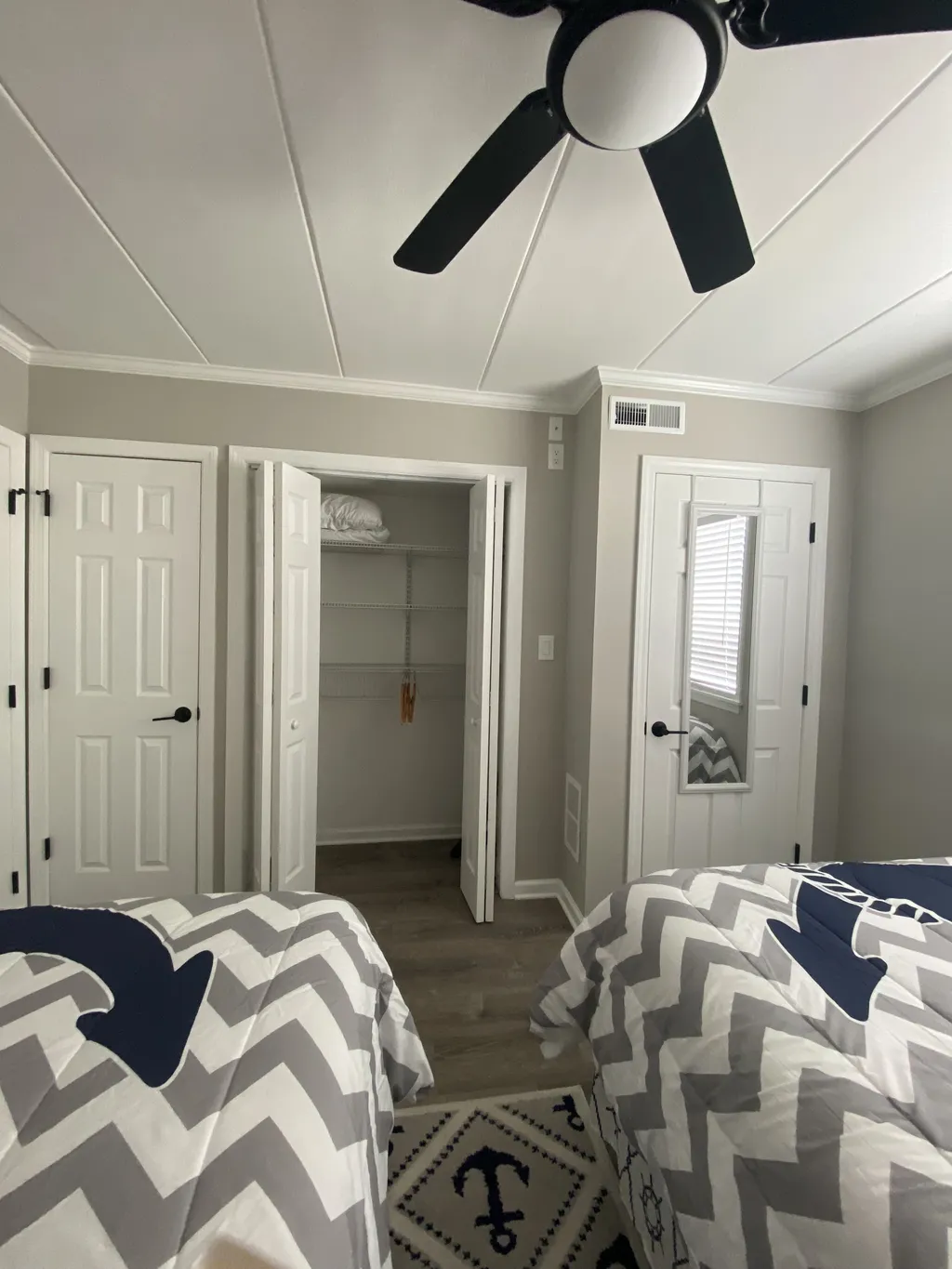 Closet &amp;amp; Mirror